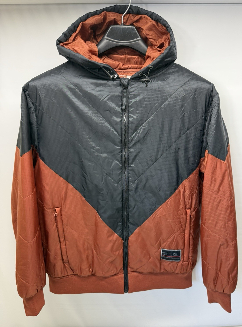 TROLL CO Mens Size Large Rust Brown/ Black Nylon Lined Hooded Bomber Jacket